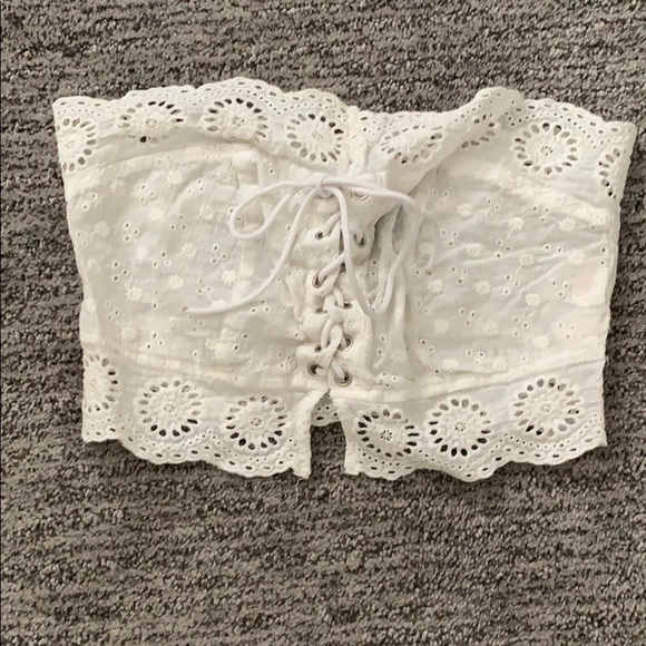 Pretty little thing white lace crop top. Worn once - Picture 1 of 1